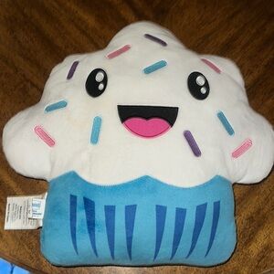 Smillows scented pillows cupcake pillow with cute Emily face and sprinkles nice